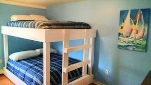 3 bedrooms, in-room safe, free WiFi, bed sheets