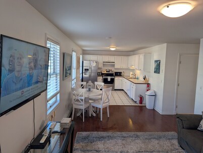 Modernized, Super-spacious condominium. Minutes from downtown, Private Parking!