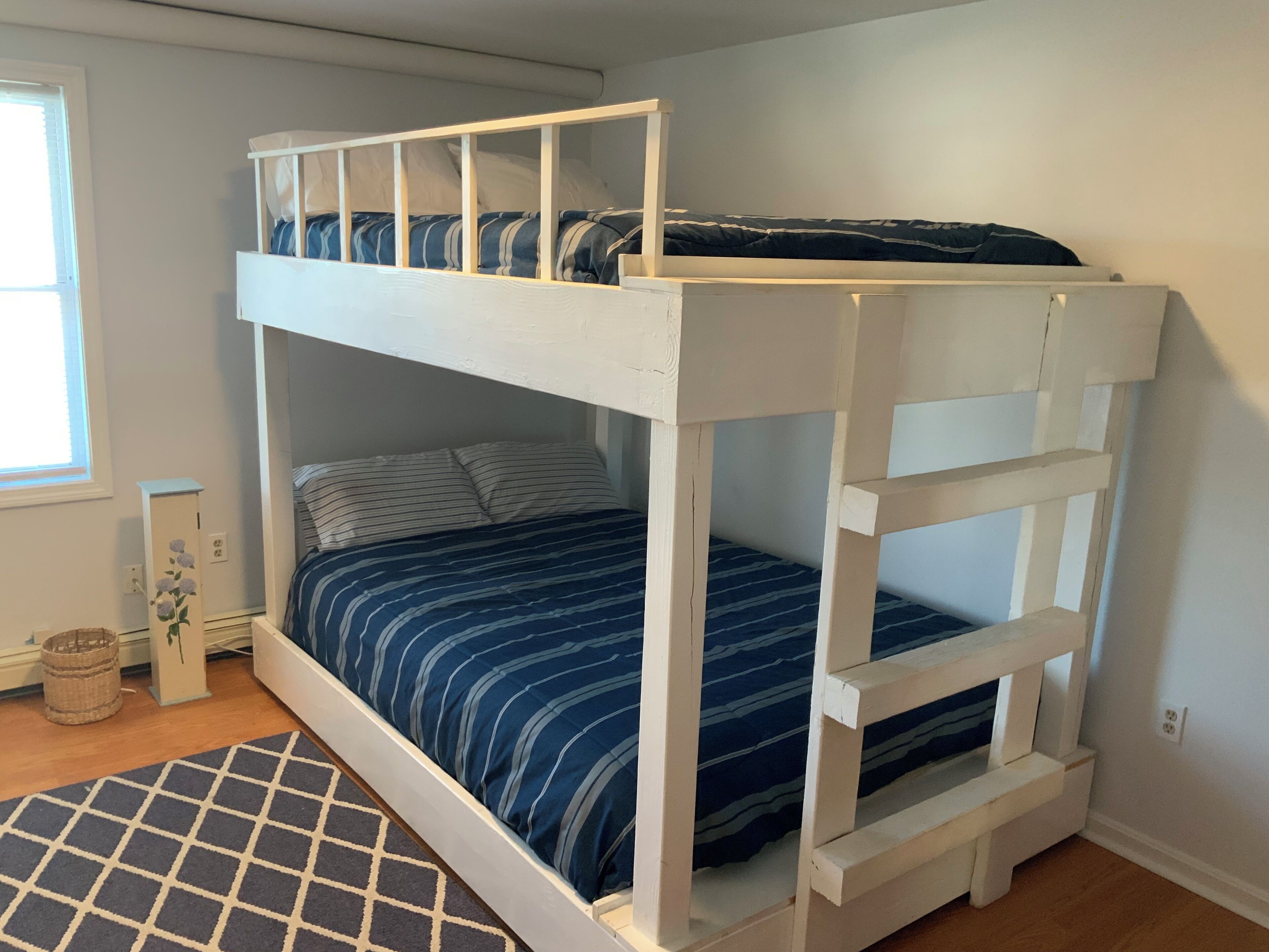 3 bedrooms, in-room safe, free WiFi, bed sheets