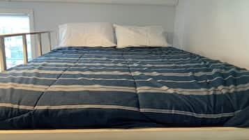 3 bedrooms, in-room safe, free WiFi, bed sheets