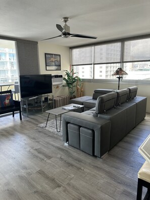 Smart TV, lettore DVD, impianto stereo