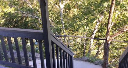 Cute cabin overlooking Spring Creek
