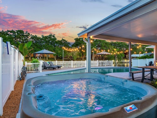 Tampa Villa w Private Dock Luxury Heated POOL & Hot tub