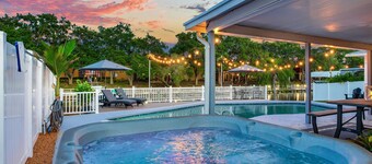 Tampa Villa w Private Dock Luxury Heated POOL & Hot tub