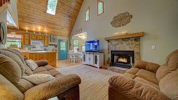 Smart TV, fireplace, video library, stereo