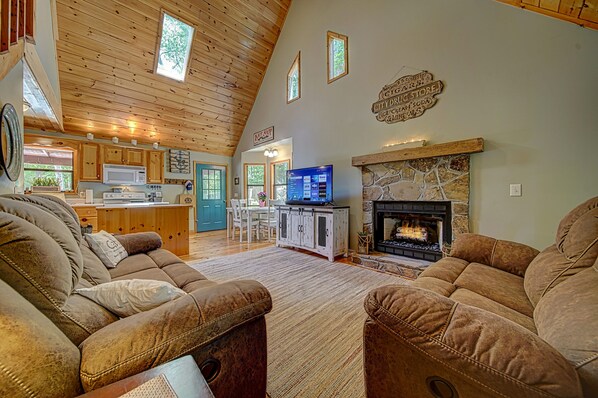 Smart TV, fireplace, video library, stereo