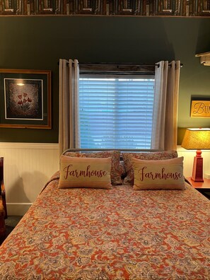 2 chambres, coffres-forts dans les chambres, fer et planche à repasser