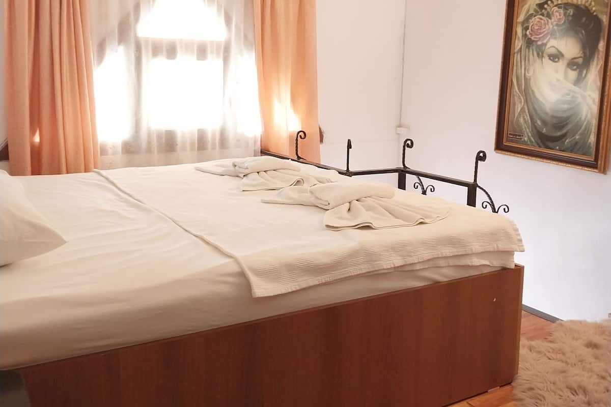 Economy maisonnette | Geluiddichte muren, gratis wifi, beddengoed