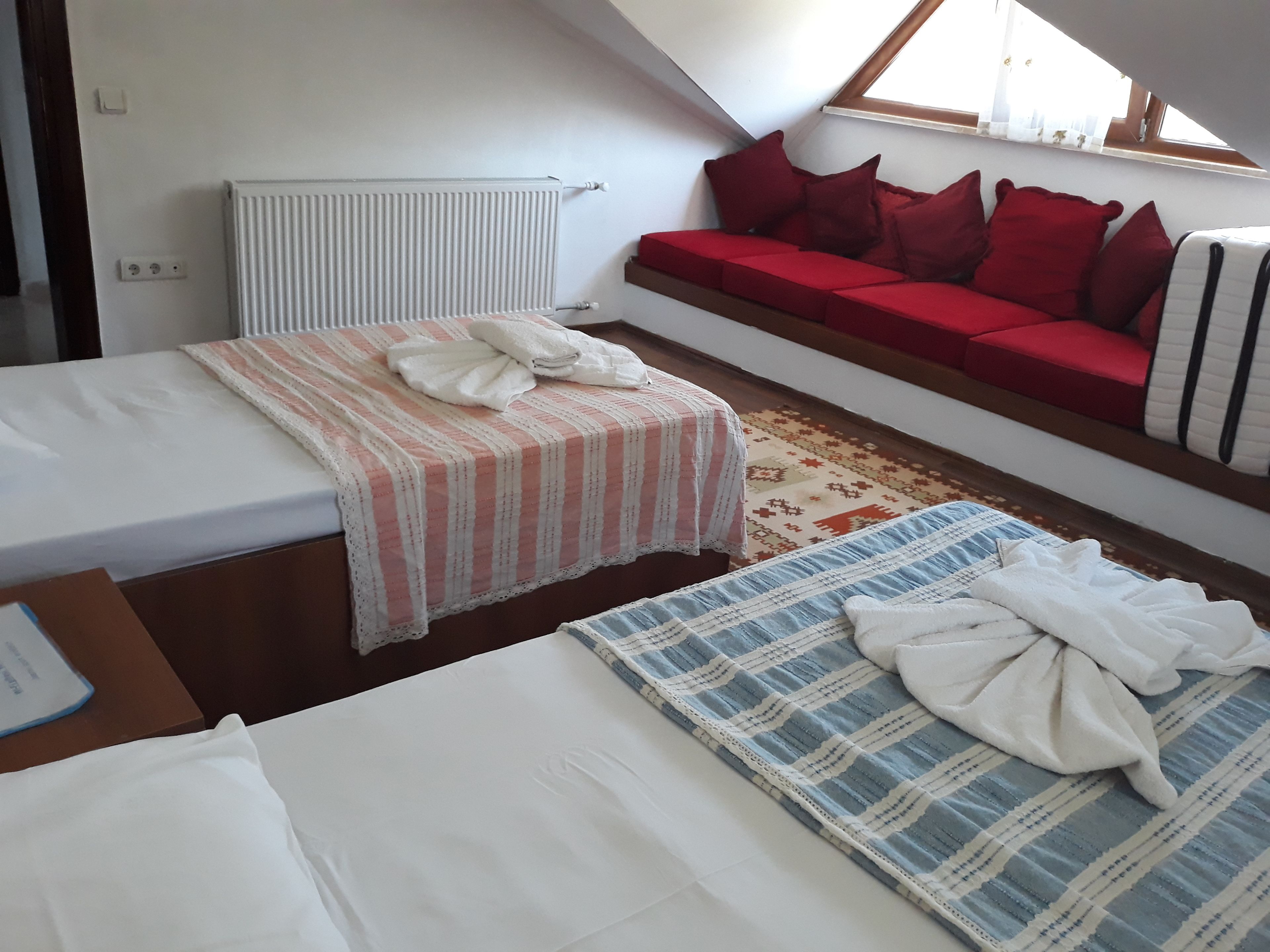 grand quadruple room | 1 bedroom, soundproofing, free wifi, bed sheets