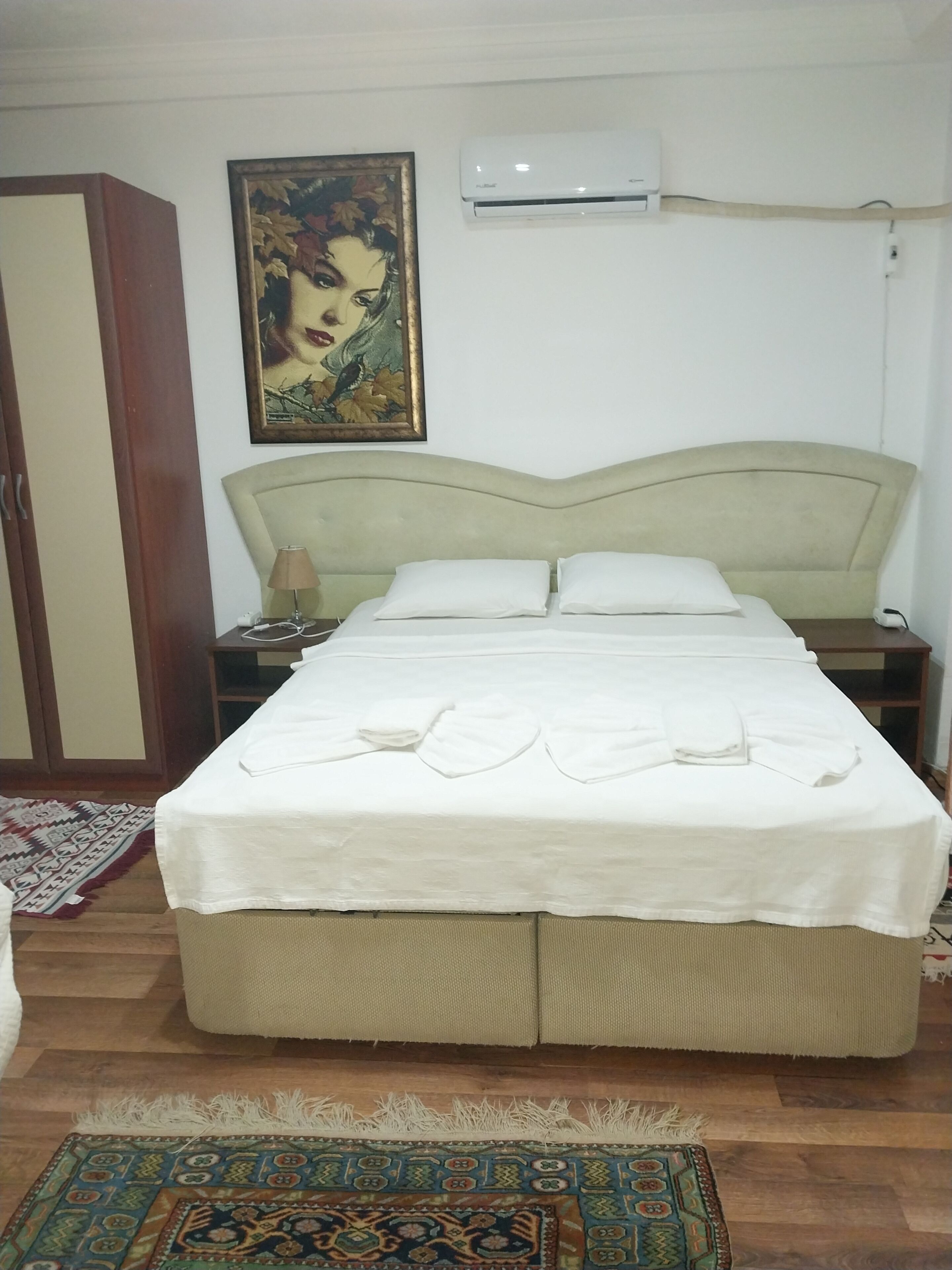 Quarto triplo família | Quartos à prova de som, Wi-Fi de cortesia, roupa de cama