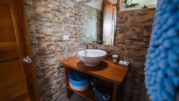 Panoramic Bungalow, Multiple Beds, Non Smoking, Ocean View | Bathroom | Shower, rainfall showerhead, free toiletries, towels