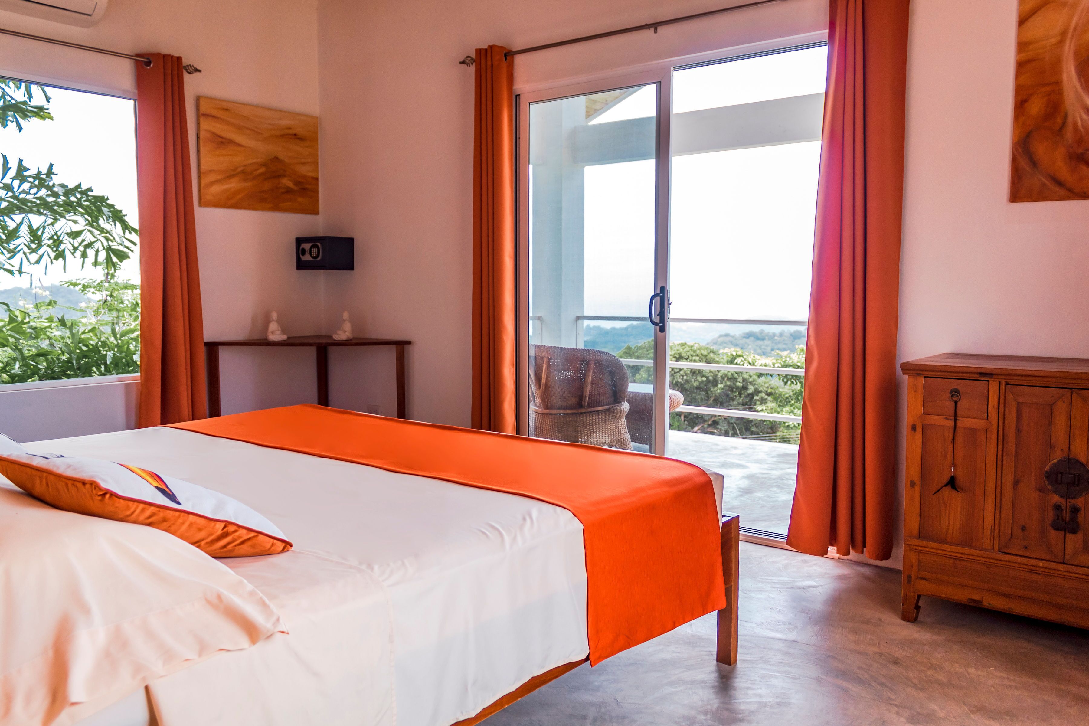 panoramic bungalow, 1 king bed, non smoking | in-room safe, soundproofing, free wifi, bed sheets