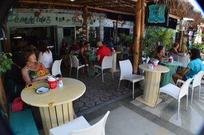 Desayuno continental todos los días (con cargo)