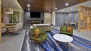 Lobby-lounge