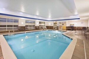 Una piscina cubierta