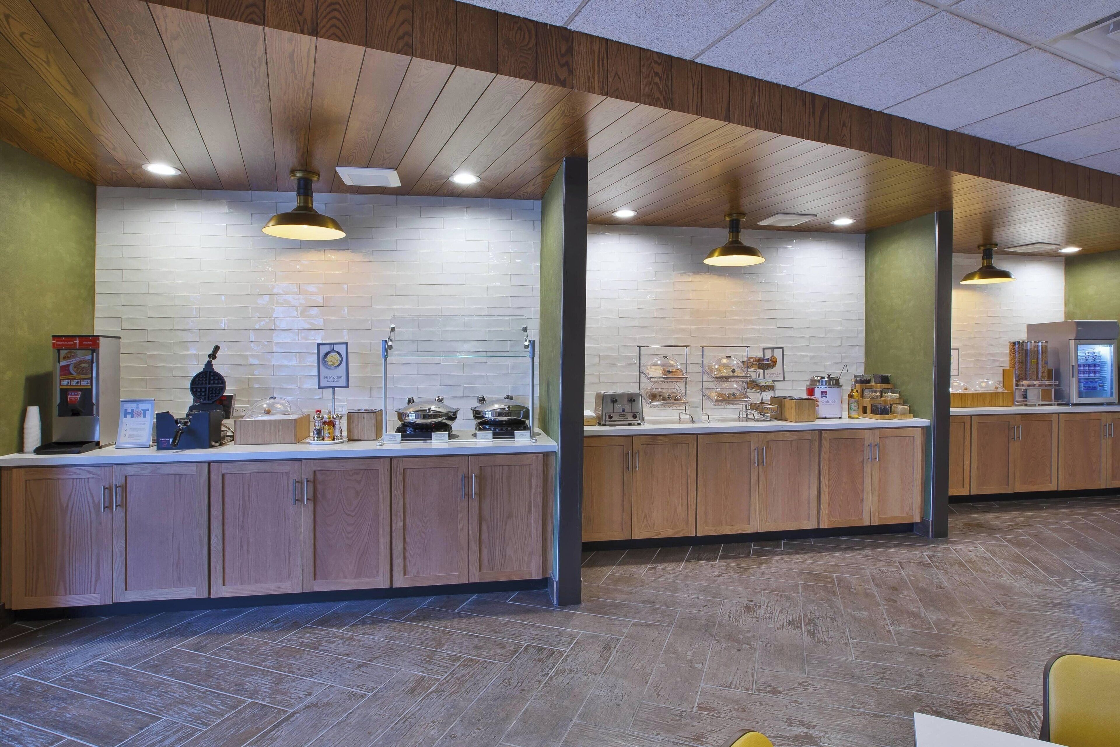 free daily continental breakfast