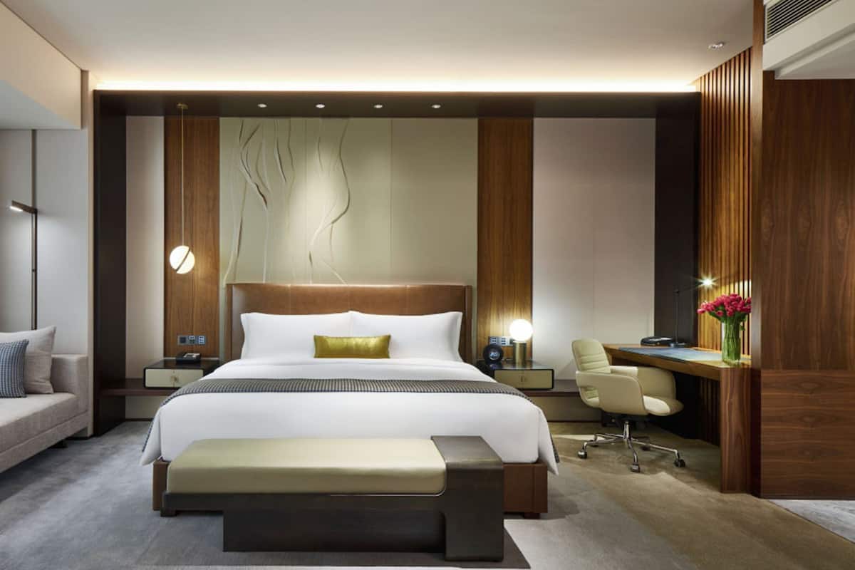 1 bedroom, premium bedding, minibar, in-room safe