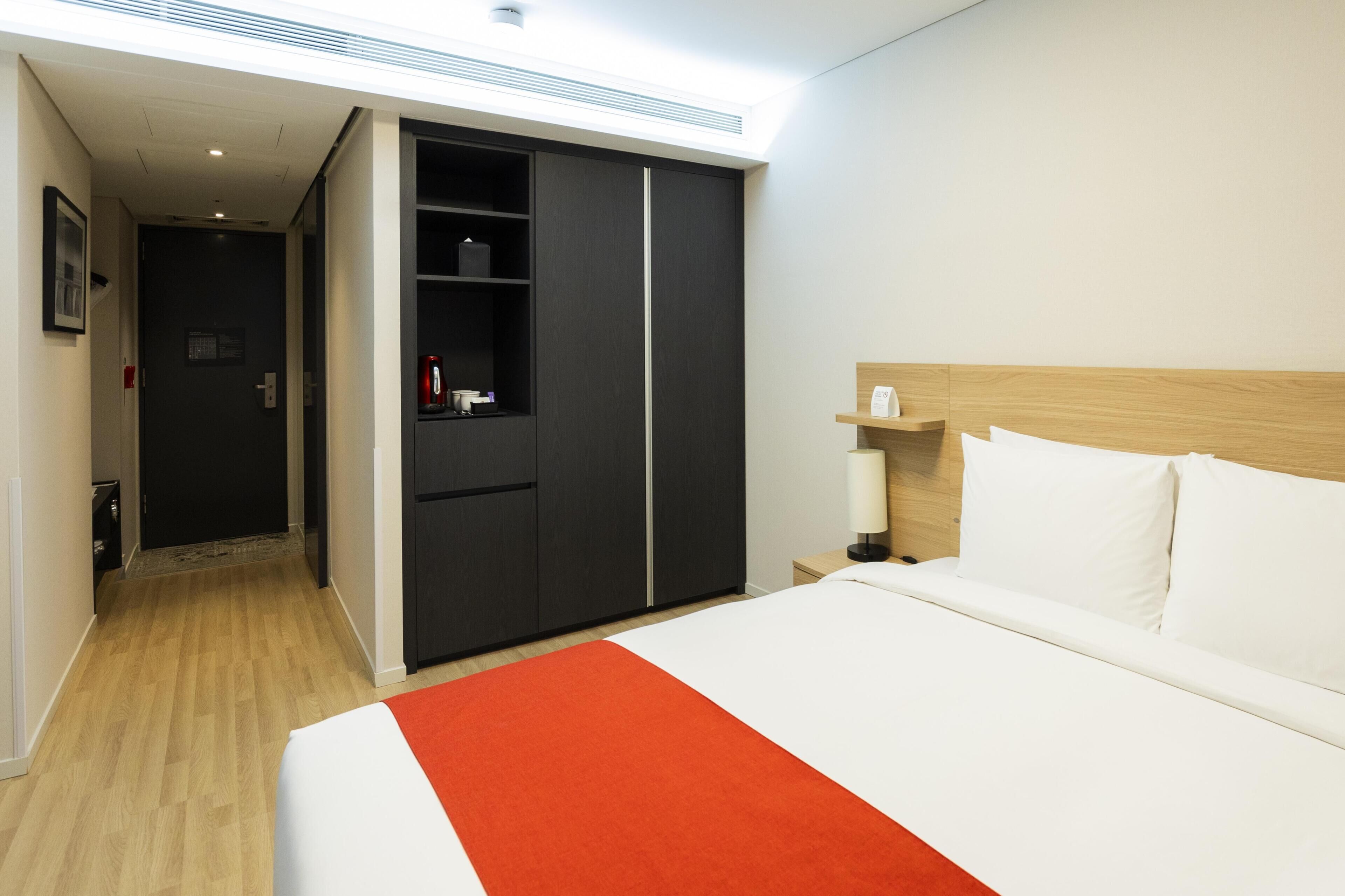 Traditional Room, Multiple Beds, Non Smoking (2 Japanese futons) | In-room safe, desk, iron/ironing board, free WiFi