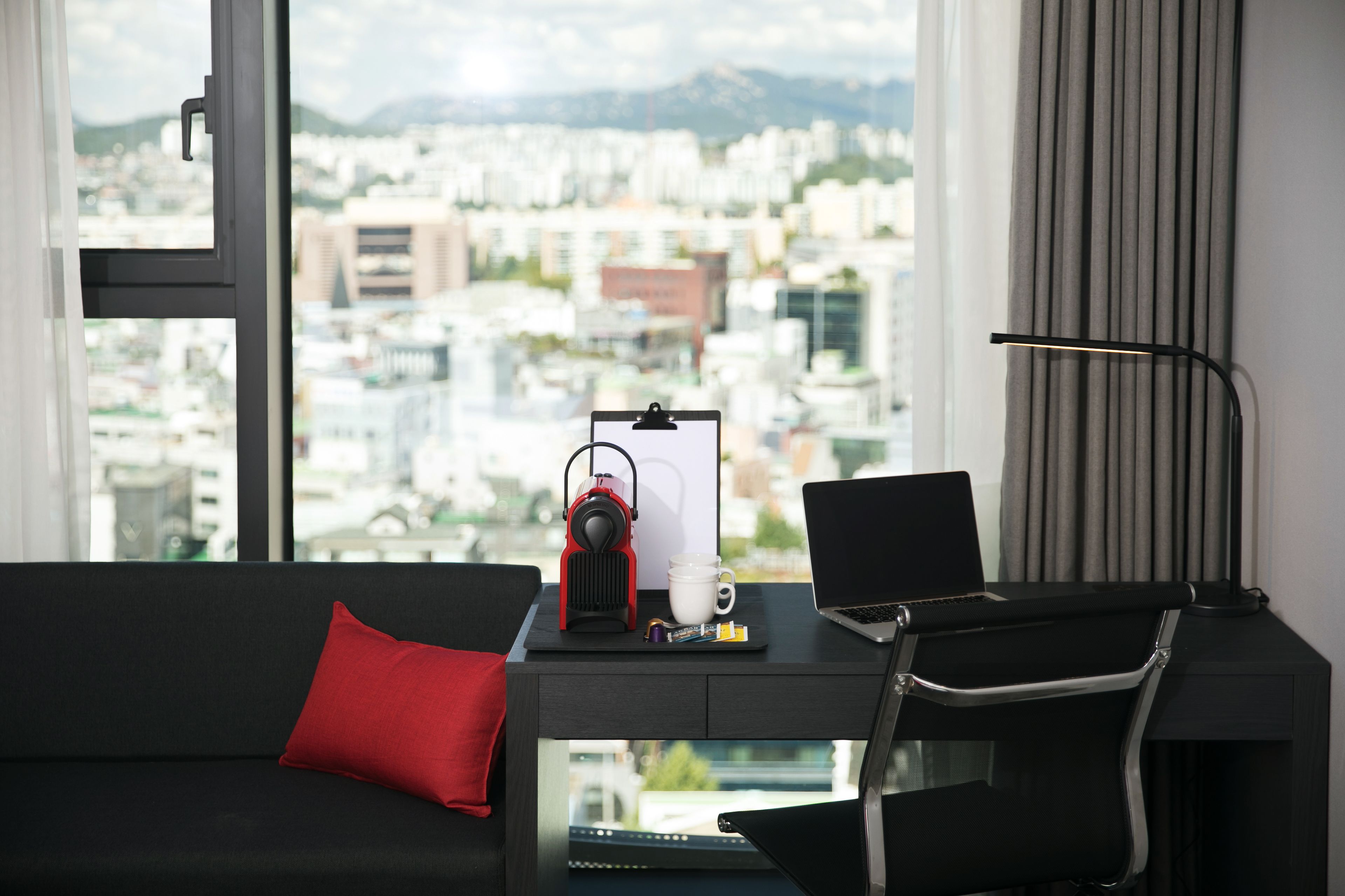 deluxe room, 2 single beds, non smoking | 1 bedroom, in-room safe, desk, iron/ironing board