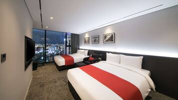 Caja de seguridad en la habitación y escritorio