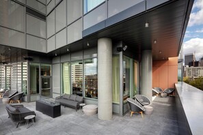 Terrace/patio - The Sound Hotel Seattle Belltown, Tapestry Collection by Hilton (Seattle)