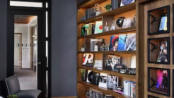 Breakfast, lunch and dinner served