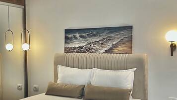 Elite Διαμέρισμα | Κλινοσκεπάσματα υψηλής ποιότητας, μοναδική διακόσμηση, γραφείο