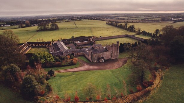 Property grounds - Skyrne Castle B & B (Skryne)