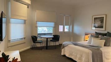 Deluxe Balcony Room | Individually decorated, individually furnished, free WiFi, bed sheets