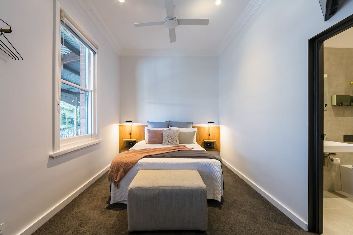 studio balcony room | individually decorated, individually furnished, free wifi, bed sheets