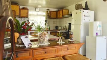 Fridge, microwave
