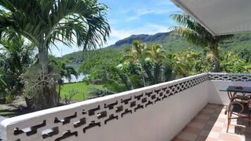 Appartement Familial, 2 chambres, vue lagon (Fare Anoari) | Balcon
