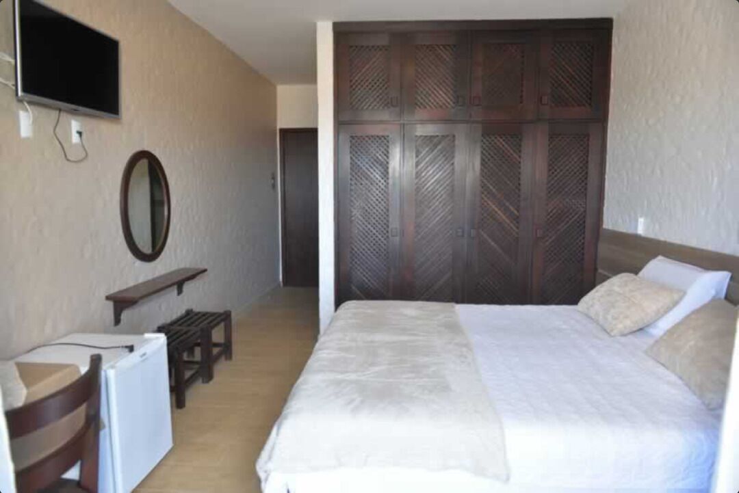 Habitación de lujo con 1 cama matrimonial o 2 individuales, vista a la alberca | Minibar, escritorio, wifi gratis y ropa de cama 