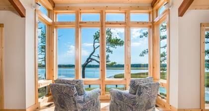 Tämä upouusi koti on 4 makuuhuonetta, joissa on oma parveke ja upea avoin pohjaratkaisu.