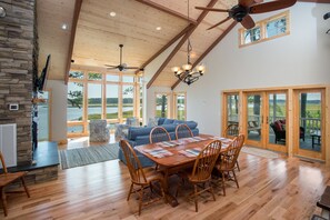 Flat-screen TV, DVD player - Stoney Point by Seaside Vacations & Sales (Chincoteague Island)