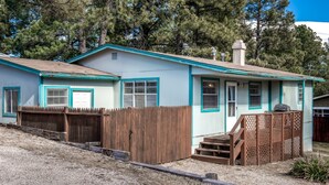 House, 3 Bedrooms | Front of property