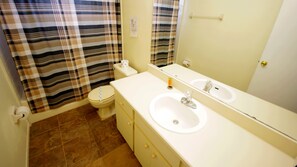 House, 3 Bedrooms | Bathroom