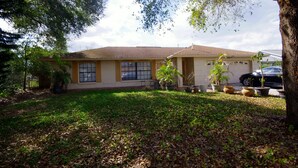 House, 3 Bedrooms | Front of property - 1050 Jason Ridge Ct (Kissimmee)