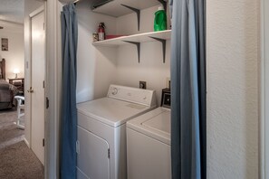 House, 2 Bedrooms | Laundry room
