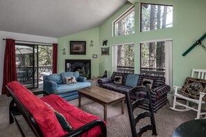 House, 2 Bedrooms | Living area - 100 Pine Knot-two-bedroom (Alto)