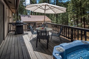 House, 2 Bedrooms | Balcony