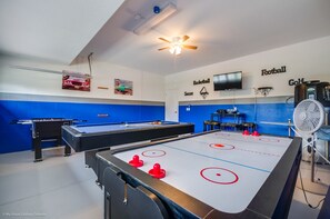 Villa, 6 Bedrooms | Games room - 1422 Moonvalley Drive (Davenport)