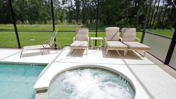 Villa, 6 chambres | Baignoire à remous extérieure