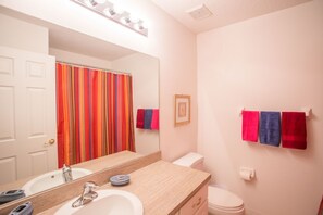 Nhà, 4 phòng ngủ | Phòng tắm