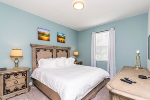 8 bedrooms - 1529 Flange Drive (Davenport)