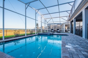 Outdoor pool - 1517 Mulligan Blvd (Davenport)