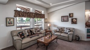 House, 3 Bedrooms | Living area