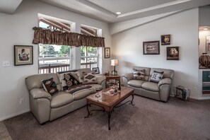 Casa, 3 quartos | Área de estar