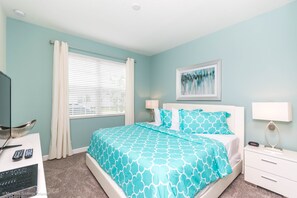 Villa, 5 Bedrooms | 5 bedrooms - 1547 Flange Drive (Davenport)