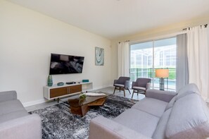 Villa, 6 Bedrooms | Living area